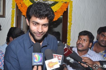 Mukunda Movie Hungama at Sandhya Theatre